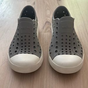 NATIVE | GREY TENNIS